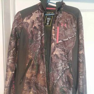 Womans Under Armour Camo Jacket Size M